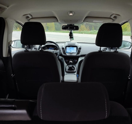 Ford Kuga cena 78800 przebieg: 112000, rok produkcji 2016 z Staszów małe 121